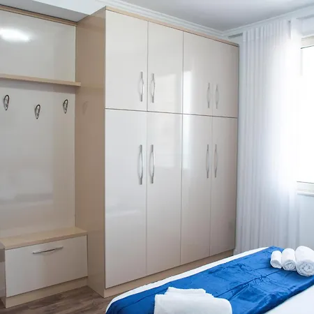 Apartament La Plaza Vista Mare E Charme Unico Durrës